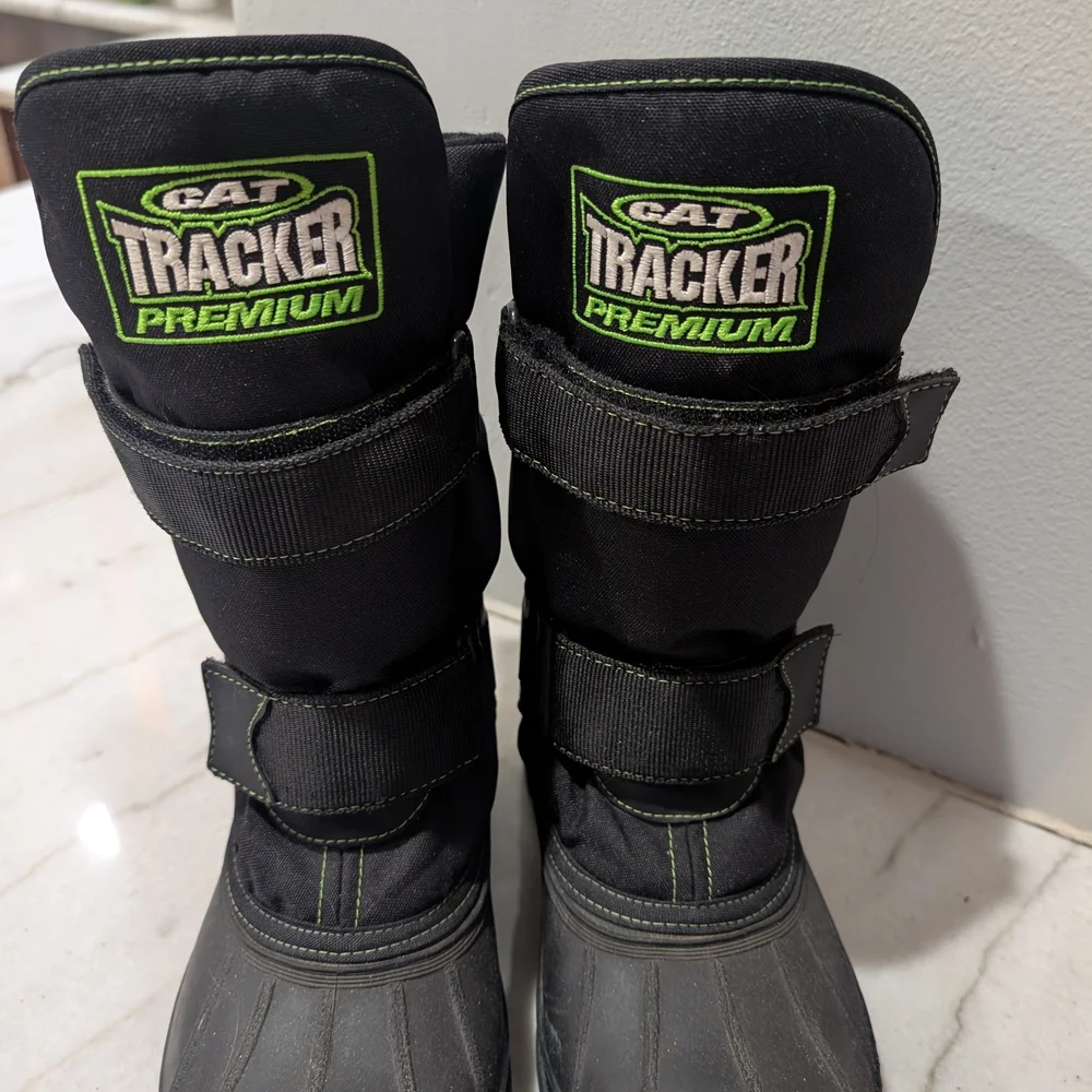 CAT Tracker Weatherproof Black Snow Boots Men's Size 7